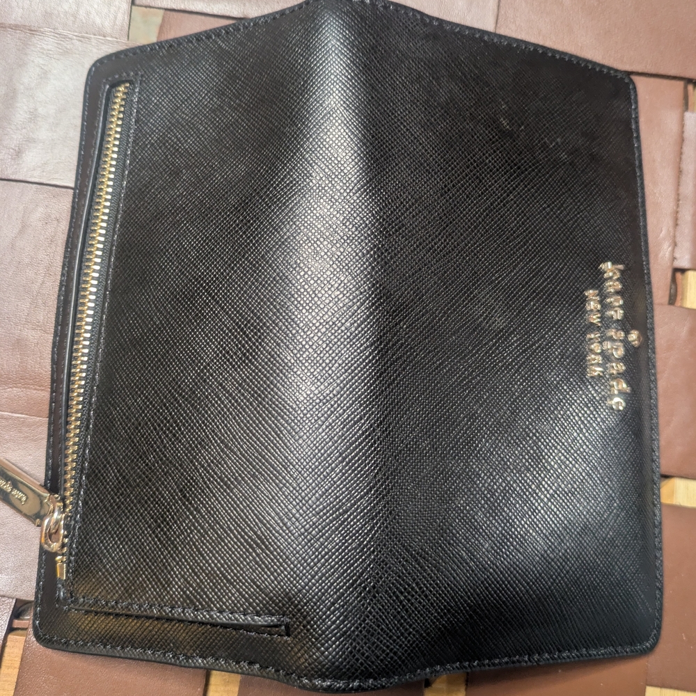 LIKE NEW! Kate Spade Large Staci Saffiano Leather Wallet - Picture 7 of 10